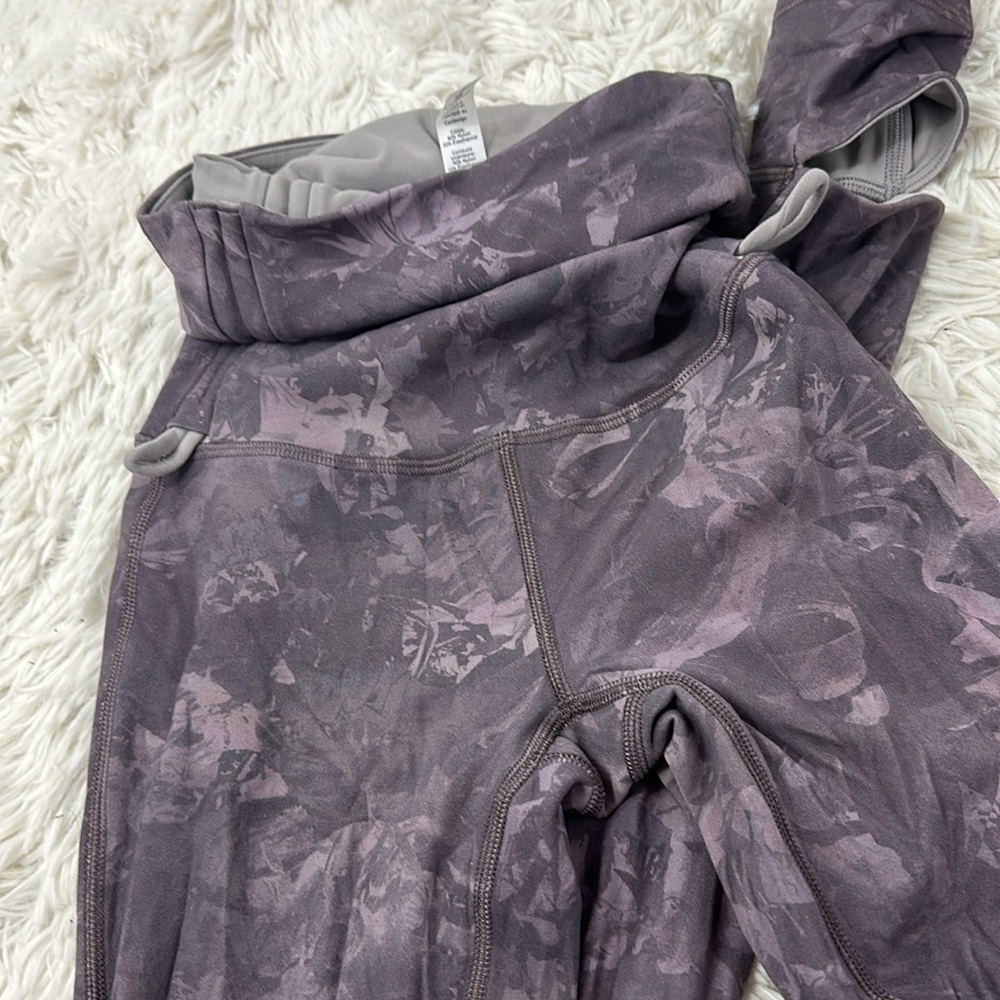 Lululemon Hug your Core Super High-Rise Tight 28" Rejuvenate Dark Chrome Multi - Picture 3 of 5